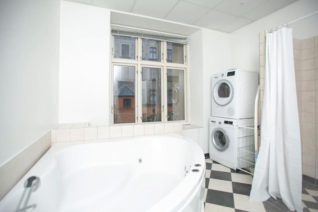 Large & Bright 3Br Apartment W Whirlpool Near Metro Copenhaga Exterior foto