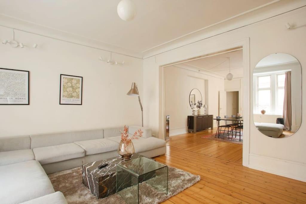 Large & Bright 3Br Apartment W Whirlpool Near Metro Copenhaga Exterior foto