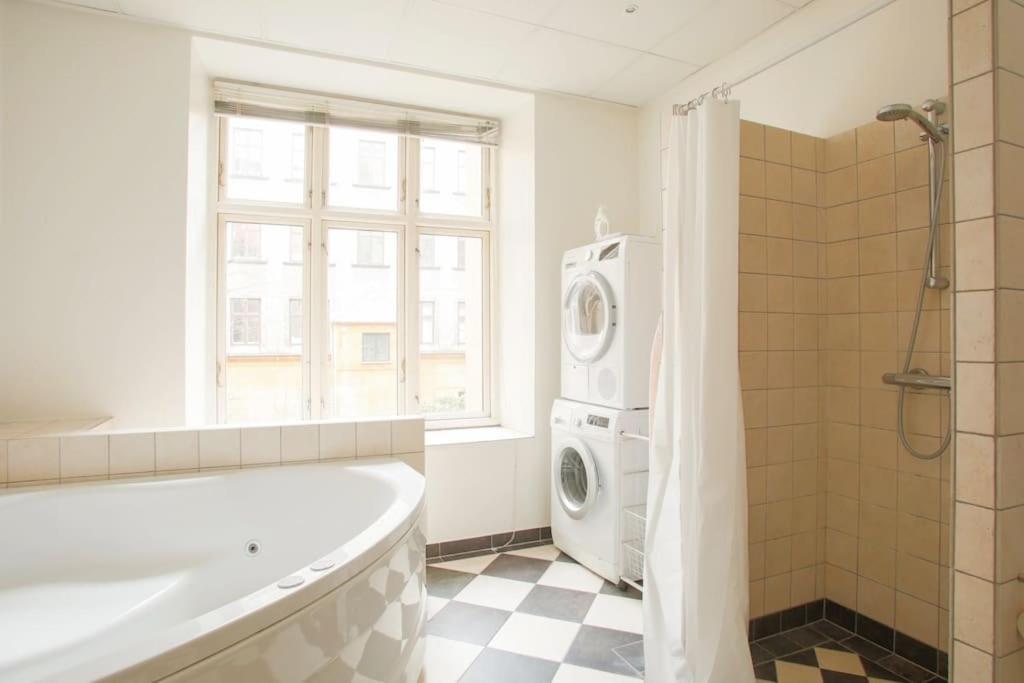 Large & Bright 3Br Apartment W Whirlpool Near Metro Copenhaga Exterior foto
